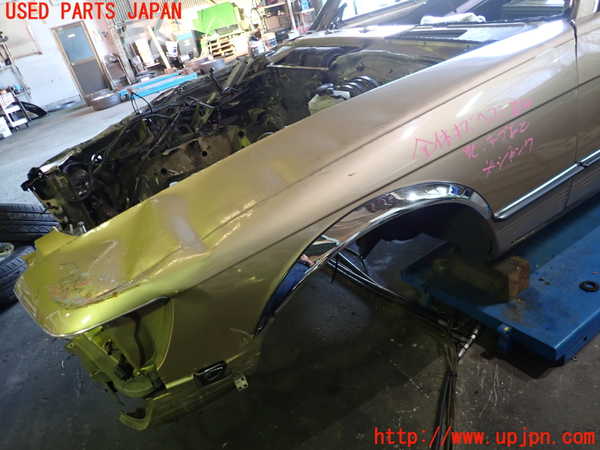 5UPJ-33041082]ベンツ 500SL(不明)左前フェンダー ジャンク部品取り_m0001.jpg
