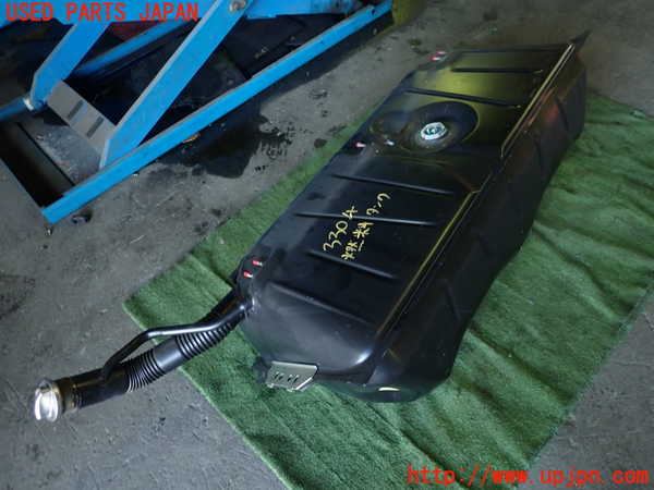 5UPJ-33042500]ベンツ 500SL(不明)燃料タンク 中古_m0001.jpg