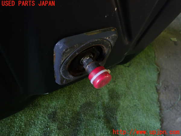 5UPJ-33042500]ベンツ 500SL(不明)燃料タンク 中古_m0005.jpg