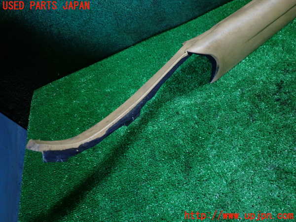 5UPJ-33047660]ベンツ 500SL(不明)左フロントピラートリム 中古_m0003.jpg