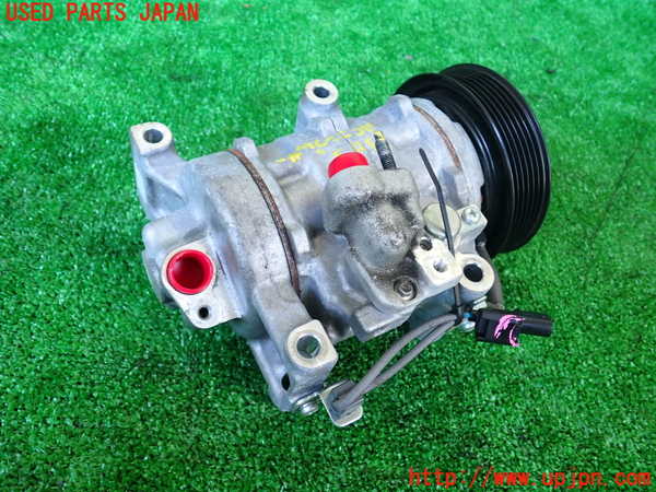 5UPJ-33056025]WR-V(DG5)エアコンコンプレッサー 中古_m0002.jpg