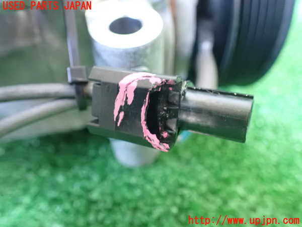 5UPJ-33056025]WR-V(DG5)エアコンコンプレッサー 中古_m0003.jpg