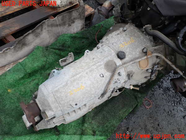 1UPJ-33063010]ベンツ V350 W639(639350C)ミッション AT 272 中古_m0001.jpg