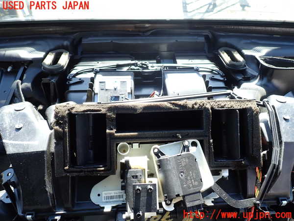 1UPJ-33066081]ベンツ V350 W639(639350C)エバポレーター1 中古_m0002.jpg