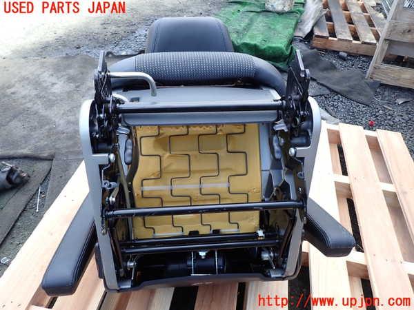 1UPJ-33067145]ベンツ V350 W639(639350C)右2列目シート 中古_m0003.jpg