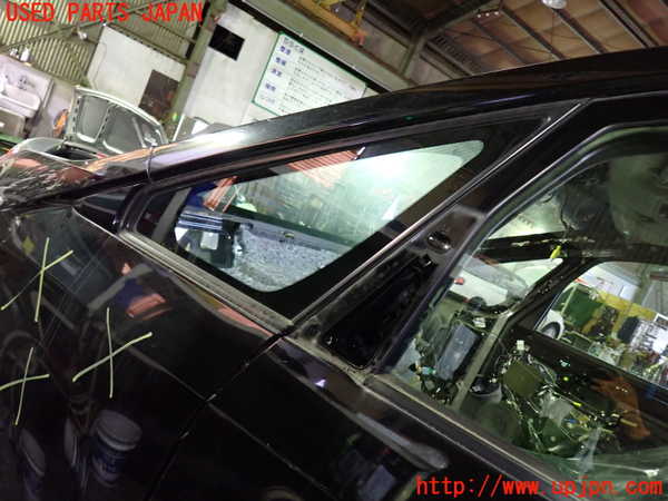 5UPJ-33071202]デリカD：5(CV1W)左フロント三角窓ガラス 中古(43R-00122 M213)_m0001.jpg