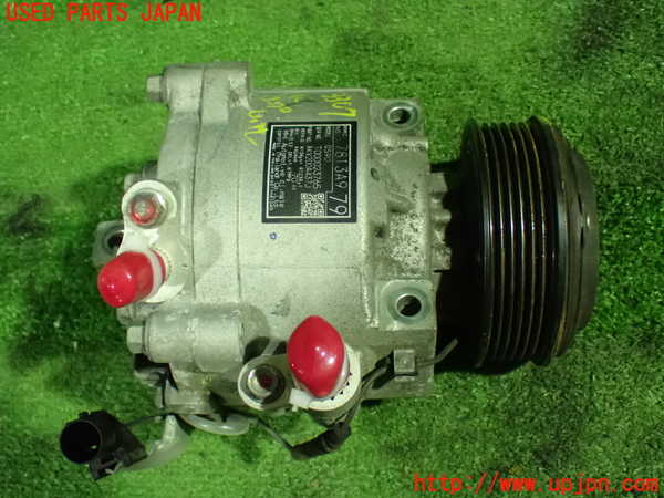 5UPJ-33076025]デリカD：5(CV1W)エアコンコンプレッサー 中古_m0001.jpg