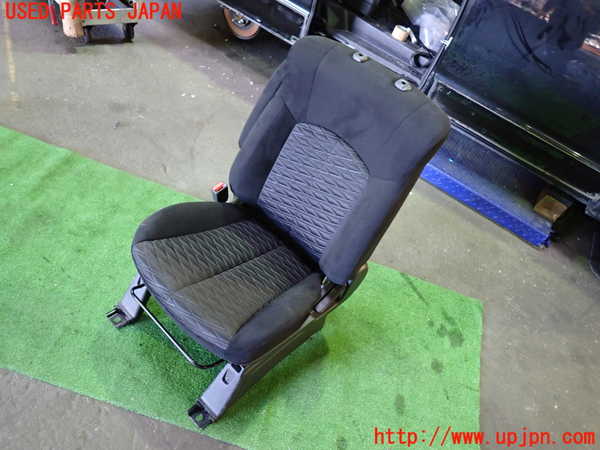5UPJ-33077065]デリカD：5(CV1W)助手席シート 中古_m0001.jpg