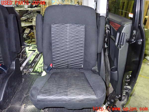 1UPJ-33077175]デリカD：5(CV1W)左2列目シート 中古_m0001.jpg