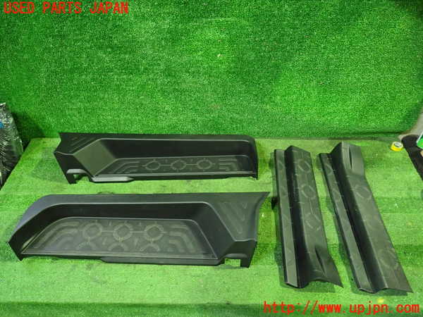 1UPJ-33077740]デリカD：5(CV1W)スカッフプレート 中古_m0001.jpg