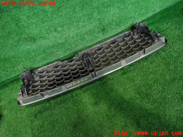 2UPJ-33091050]グロリア Y33型(HY33)ラジエターグリル 中古_m0004.jpg