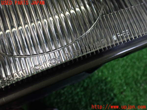2UPJ-33091180]グロリア Y33型(HY33)右フォグ 中古_m0003.jpg