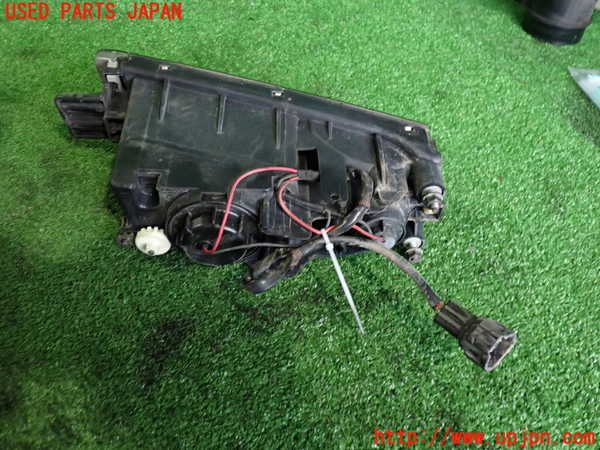 2UPJ-33091182]グロリア Y33型(HY33)左フォグ 中古_m0002.jpg