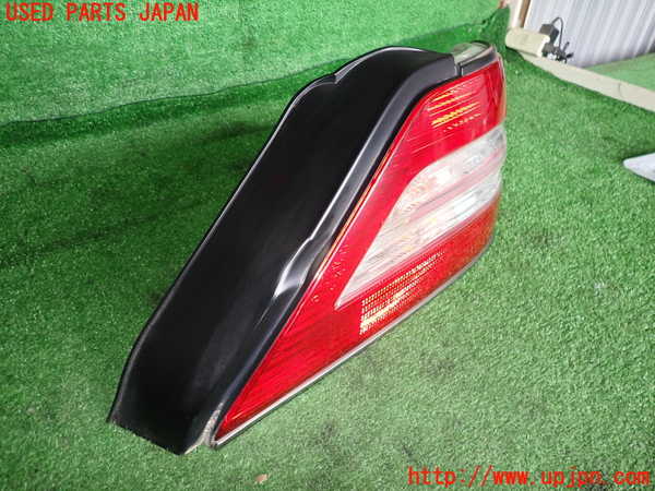 2UPJ-33091530]グロリア Y33型(HY33)右テールランプ 中古_m0002.jpg