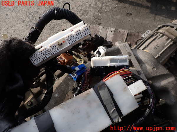 2UPJ-33092010]グロリア Y33型(HY33)エンジン VQ30DET 中古_m0004.jpg