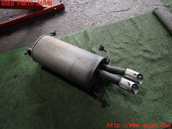 2UPJ-33092671]グロリア Y33型(HY33)リアマフラー1 中古_m0002.jpg
