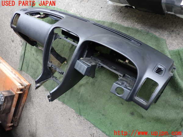 2UPJ-33097505]グロリア Y33型(HY33)ダッシュボード 中古_m0001.jpg