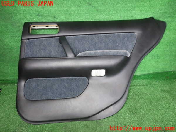 2UPJ-33091294]グロリア Y33型(HY33)右後ドア内張り 中古_m0001.jpg