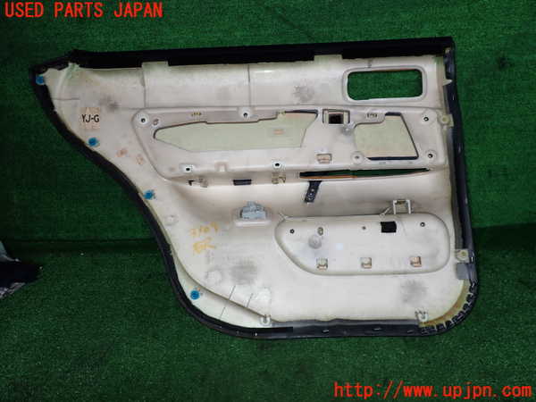 2UPJ-33091294]グロリア Y33型(HY33)右後ドア内張り 中古_m0003.jpg