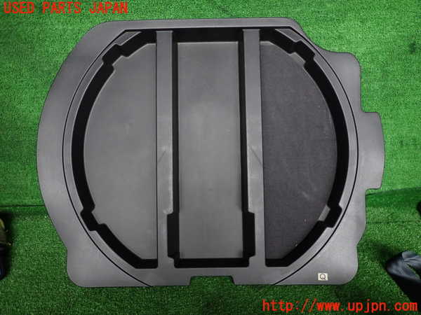 2UPJ-33097771]グロリア Y33型(HY33)ラゲッジトレイ1 中古_m0001.jpg