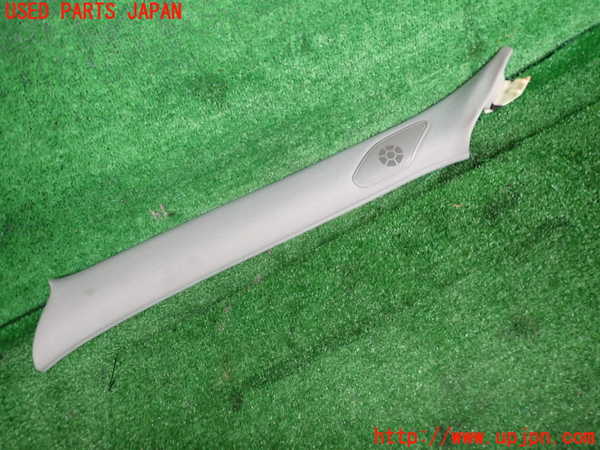 2UPJ-33097660]グロリア Y33型(HY33)左フロントピラートリム 中古_m0001.jpg