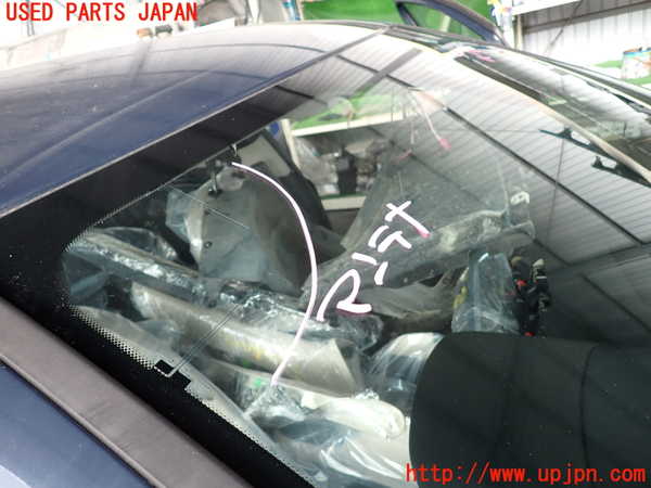 2UPJ-33101195]BMW 218d アクティブツアラー F45(2C20)フロントガラス 中古 CARLEX M45L1 43R-000168_m0004.jpg