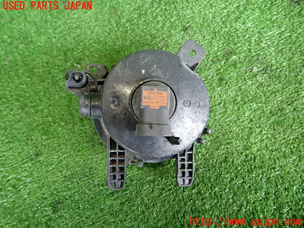 2UPJ-33101180]BMW 218d アクティブツアラー F45(2C20)右フォグ 中古_m0003.jpg