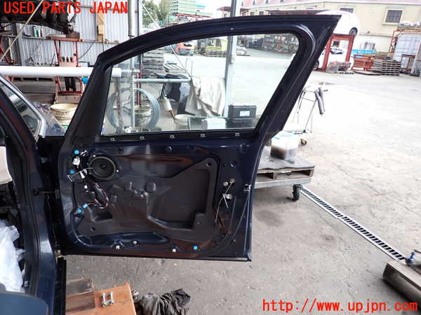 2UPJ-33101230]BMW 218d アクティブツアラー F45(2C20)右前ドア 中古 FUYAO M540 43R-001735_m0003.jpg