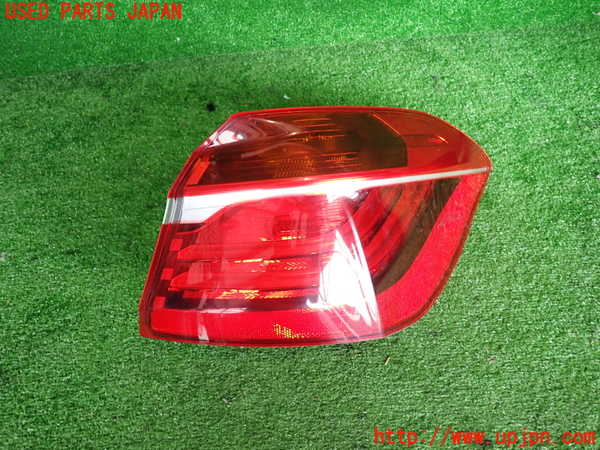 2UPJ-33101530]BMW 218d アクティブツアラー F45(2C20)右テールランプ 中古_m0001.jpg
