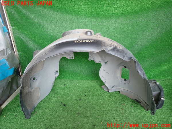 2UPJ-33101090]BMW 218d アクティブツアラー F45(2C20)右前フェンダーライナー 中古_m0001.jpg