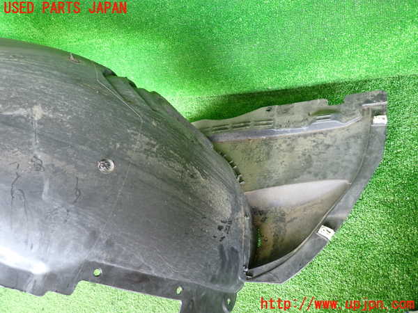 2UPJ-33101090]BMW 218d アクティブツアラー F45(2C20)右前フェンダーライナー 中古_m0002.jpg