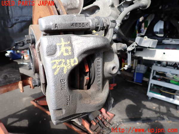 2UPJ-33104080]BMW 218d アクティブツアラー F45(2C20)右フロントキャリパー 中古_m0001.jpg