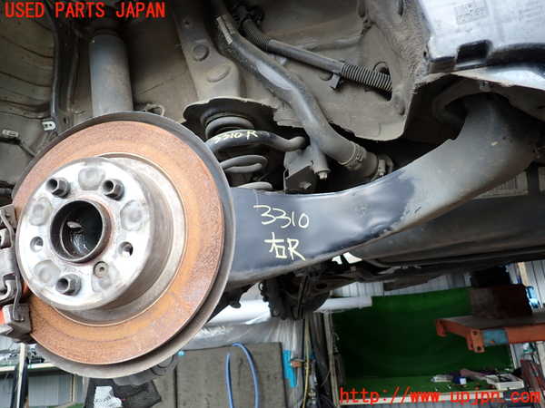 2UPJ-33104300]BMW 218d アクティブツアラー F45(2C20)右リアナックルハブ 中古_m0001.jpg