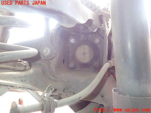 2UPJ-33104300]BMW 218d アクティブツアラー F45(2C20)右リアナックルハブ 中古_m0002.jpg