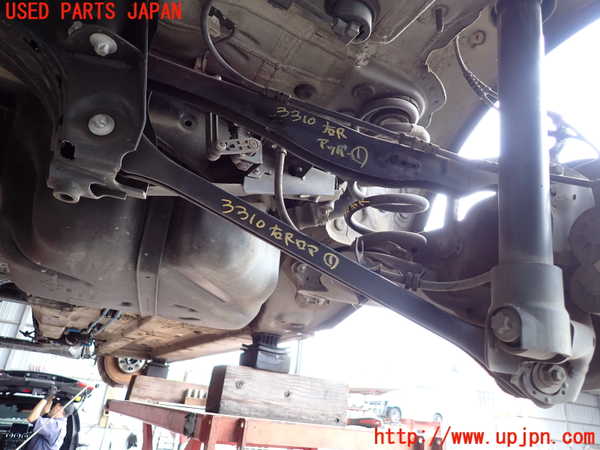 2UPJ-33105200]BMW 218d アクティブツアラー F45(2C20)右リアロアアーム1 中古_m0001.jpg