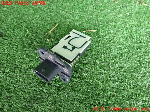 2UPJ-33106320]BMW 218d アクティブツアラー F45(2C20)エアマスセンサー エアフロメーター 中古_m0001.jpg
