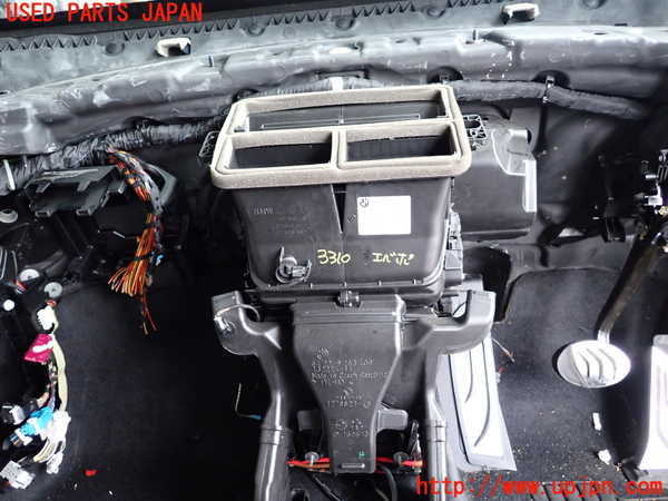 2UPJ-33106081]BMW 218d アクティブツアラー F45(2C20)エバポレーター1 中古_m0001.jpg