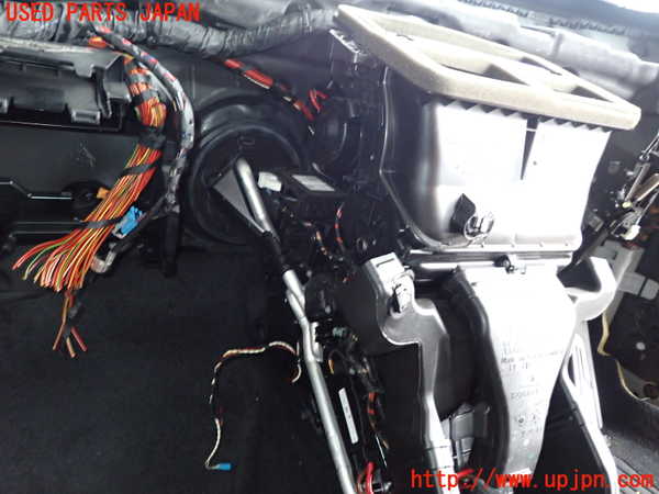 2UPJ-33106081]BMW 218d アクティブツアラー F45(2C20)エバポレーター1 中古_m0003.jpg