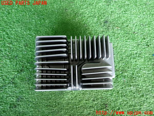 2UPJ-33106525]BMW 218d アクティブツアラー F45(2C20)アンプ 中古_m0001.jpg