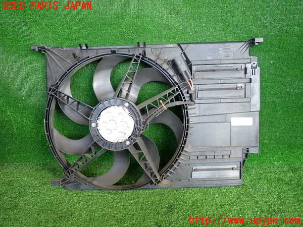 2UPJ-33106836]BMW 218d アクティブツアラー F45(2C20)電動ファン1 中古_m0002.jpg