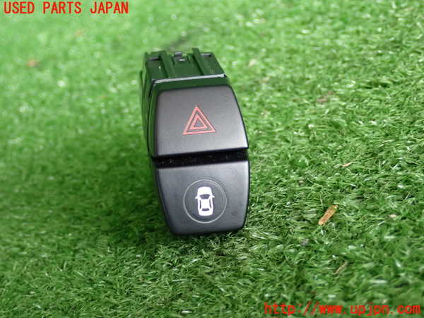 2UPJ-33106290]BMW 218d アクティブツアラー F45(2C20)ハザードスイッチ 中古_m0001.jpg