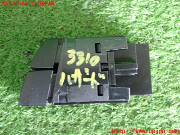 2UPJ-33106290]BMW 218d アクティブツアラー F45(2C20)ハザードスイッチ 中古_m0002.jpg