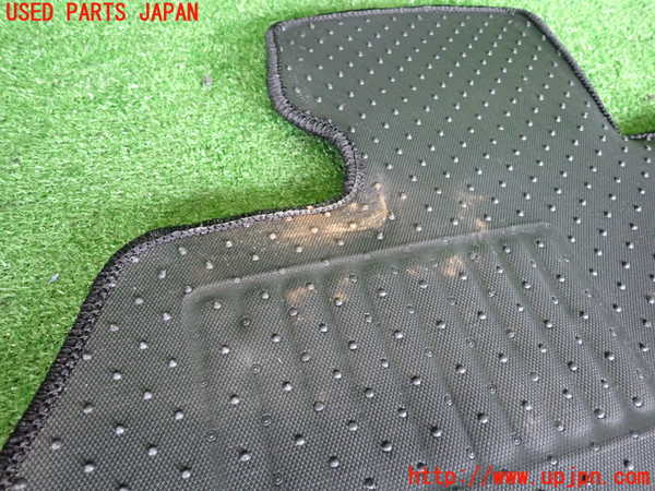 2UPJ-33107800]BMW 218d アクティブツアラー F45(2C20)フロアマット 中古_m0005.jpg