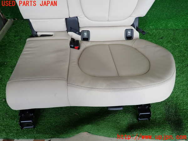 2UPJ-33107175]BMW 218d アクティブツアラー F45(2C20)左2列目シート 中古_m0002.jpg