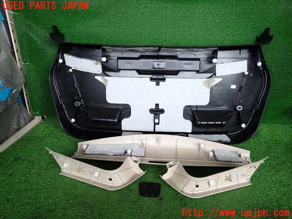 2UPJ-33101578]BMW 218d アクティブツアラー F45(2C20)バックドア内張り 中古_m0002.jpg