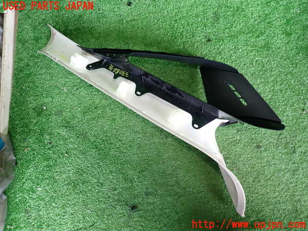 2UPJ-33107660]BMW 218d アクティブツアラー F45(2C20)左フロントピラートリム 中古_m0002.jpg