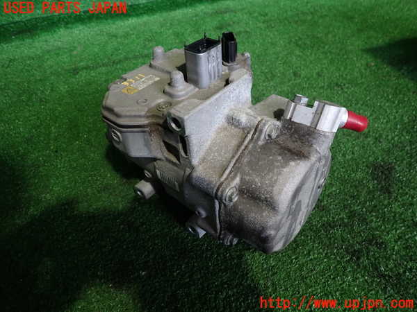 2UPJ-33116025]レクサス・GS300h(AWL10)エアコンコンプレッサー 中古_m0001.jpg