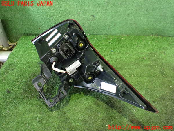 2UPJ-33131530]レクサス・UX300e(KMA10)右テールランプ 中古_m0004.jpg