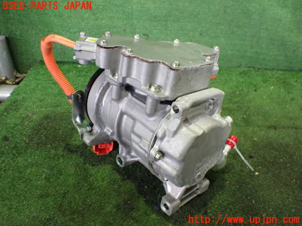2UPJ-33136025]レクサス・UX300e(KMA10)エアコンコンプレッサー 中古_m0002.jpg