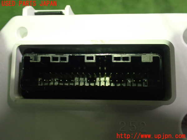 2UPJ-33136170]レクサス・UX300e(KMA10)スピードメーター 中古_m0003.jpg